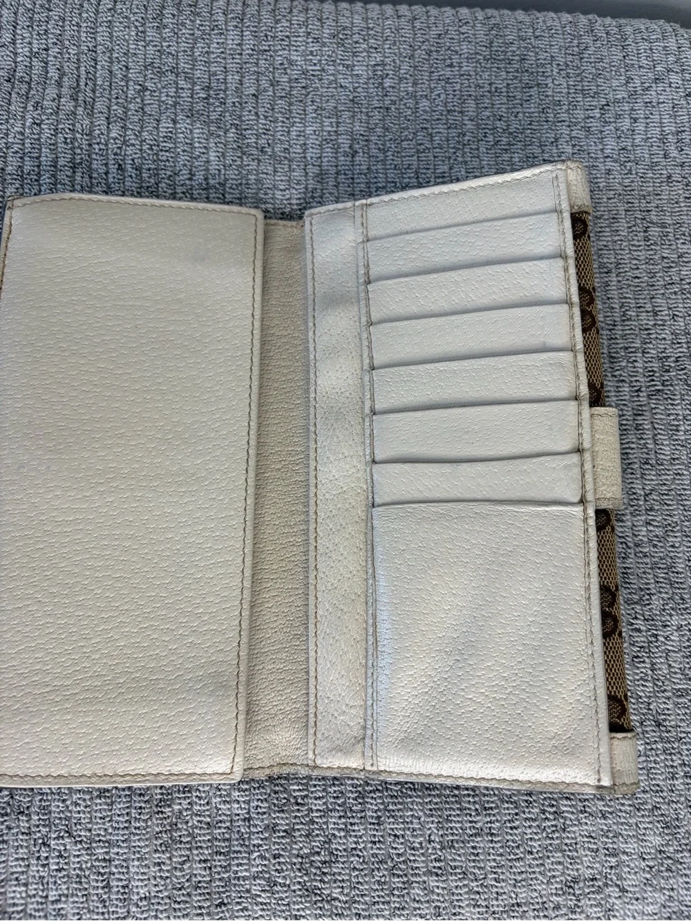 Authentic Gucci Beige GG Canvas Continental Wallet with White Trim